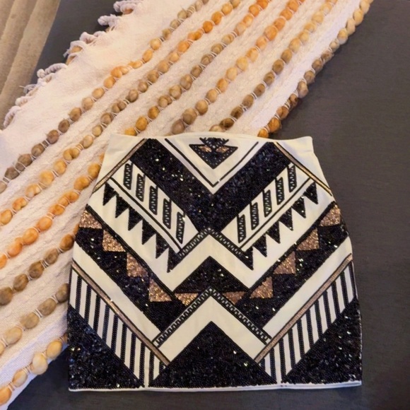 Express Black and Gold Sequin Skirt - Picture 2 of 3